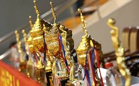 曼联欧联杯收入曝光，只够发卡塞米罗一人工资！